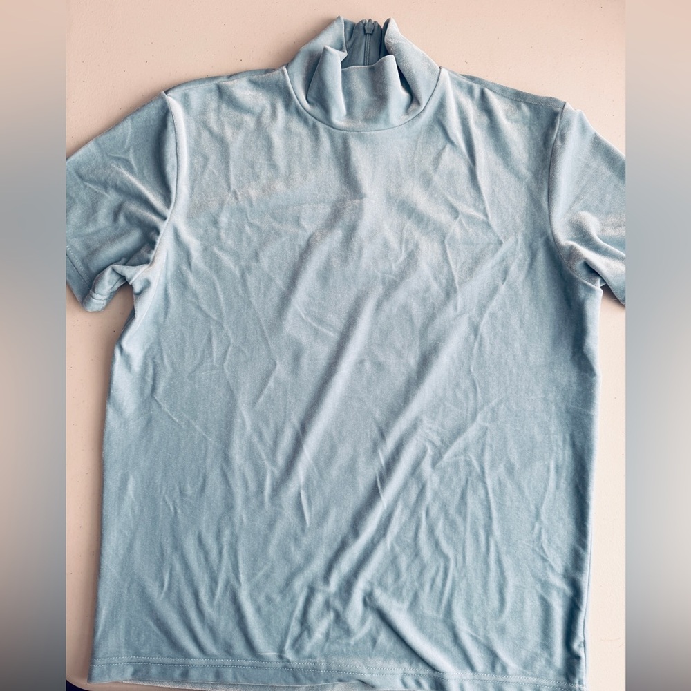 🩵🧊GAP Ice Blue Velvety Mock Turtleneck Top